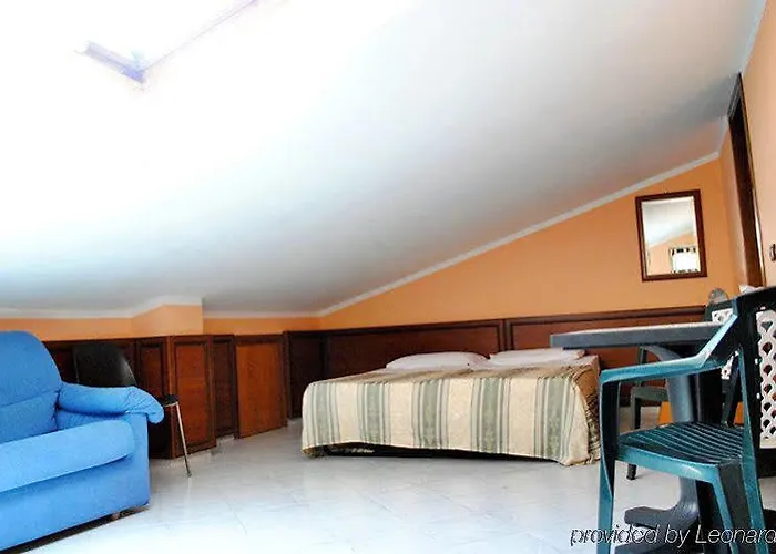 Hotel Octavia 3*