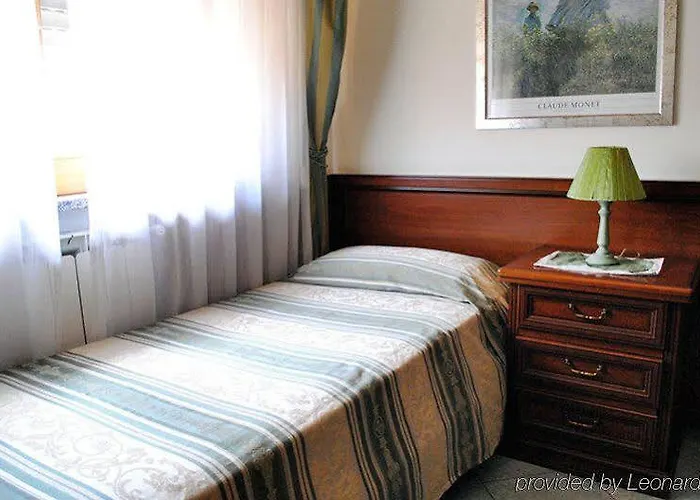 Hotel Octavia 3*